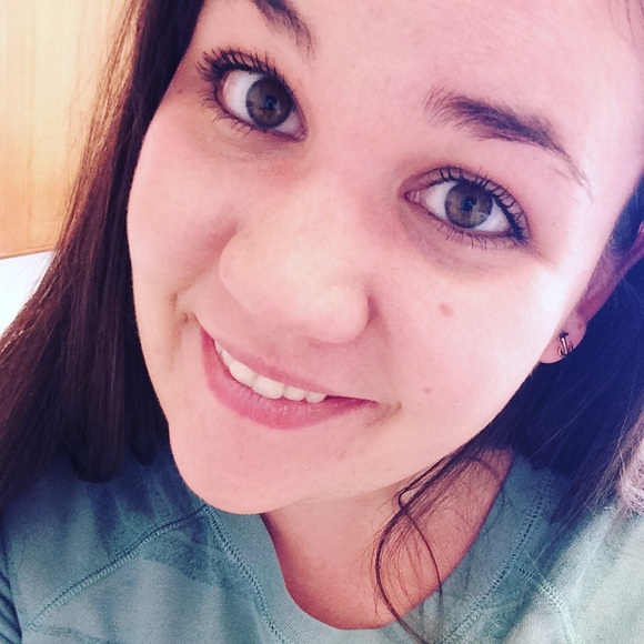 Profile Picture of Maycee Hainey (@mayc123) on Poshmark