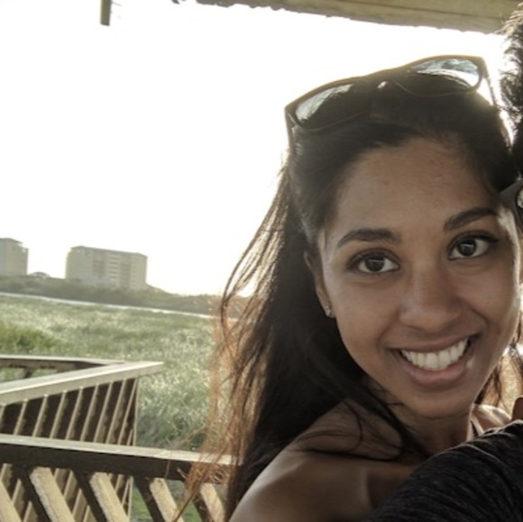 Profile Picture of Maneesha Senarath (@msenarath) on Poshmark