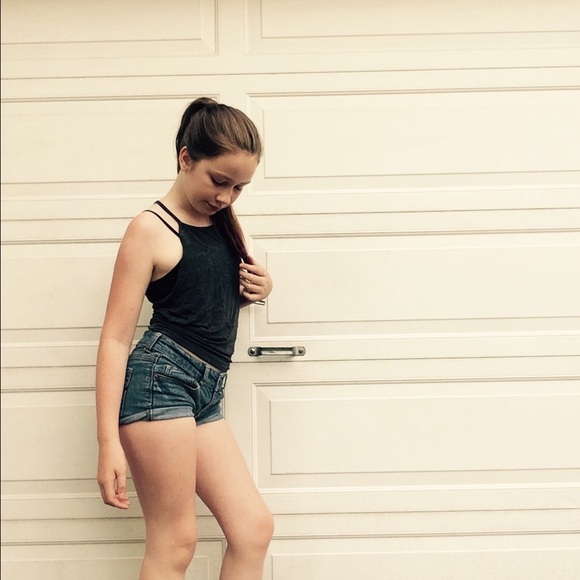 Profile Picture of Emily Piercey (@bunny_fluff) on Poshmark