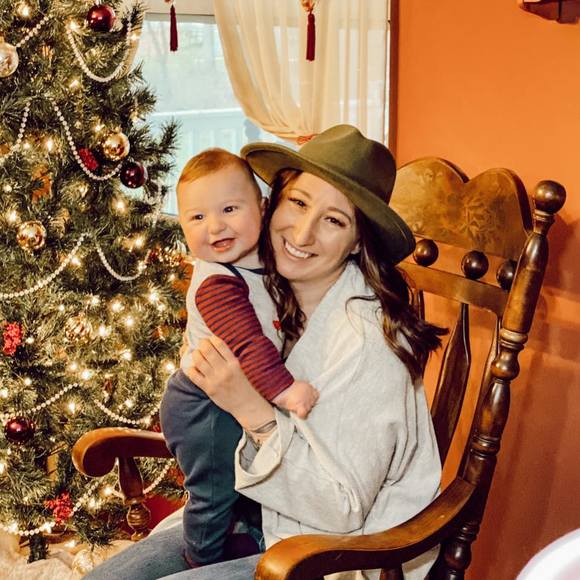 Profile Picture of Tara Pethtel (@tarapethtel) on Poshmark