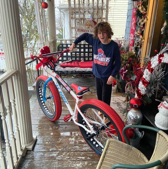 Profile Picture of John Pezzulo (@johnpezzulo) on Poshmark