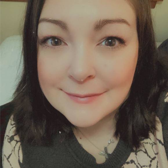 Profile Picture of Melissa Bliley (@melissabliley) on Poshmark