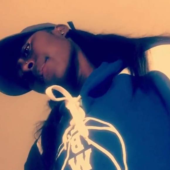 Profile Picture of Zairria Brittian (@zheekyqualia) on Poshmark