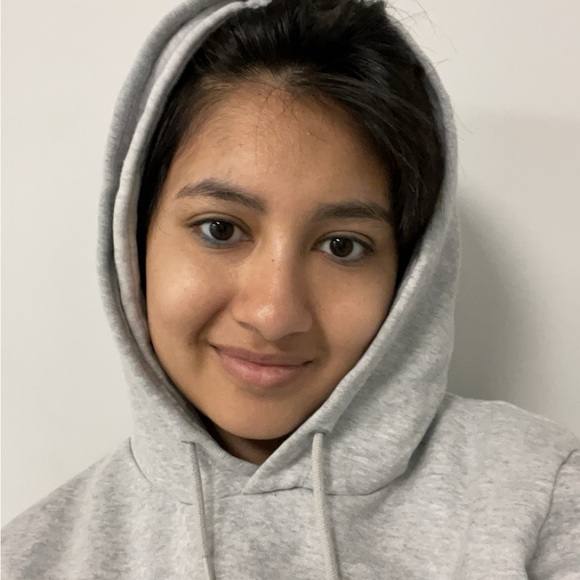 Profile Picture of Tiffany Singh (@iffanytiff) on Poshmark