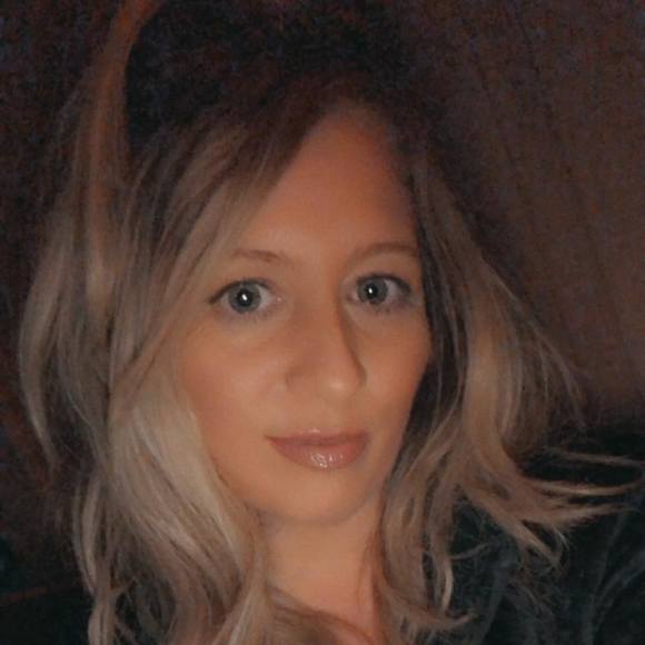 Profile Picture of Shelly Pennington (@spennington28) on Poshmark