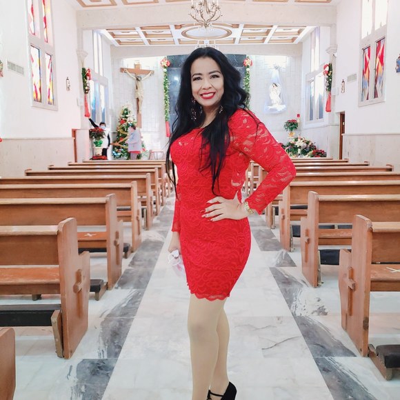 Profile Picture of Lupita Dueñes (@lupitae70) on Poshmark