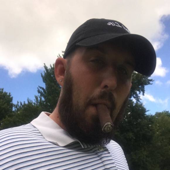 Profile Picture of David Heil (@trapd91) on Poshmark