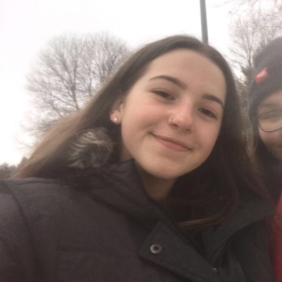 Rylea Mitchler - Poshmark Profile Picture of Rylea Mitchler (@ryleam) on Poshmark