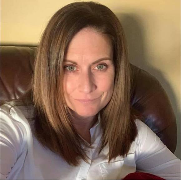 Profile Picture of Dawn Yates (@bdj3204) on Poshmark