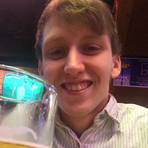 Profile Picture of Matt Bunch (@bunchmatt9813) on Poshmark