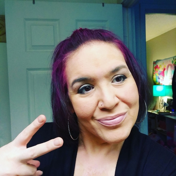 Profile Picture of Christina Botelho (@christinenbill) on Poshmark