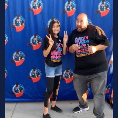 Profile Picture of Scott Cavanias (@AIS_Principal) on Twitter