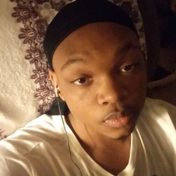 Profile Picture of Yakhari Sanders pruitt (@yakhari) on Poshmark