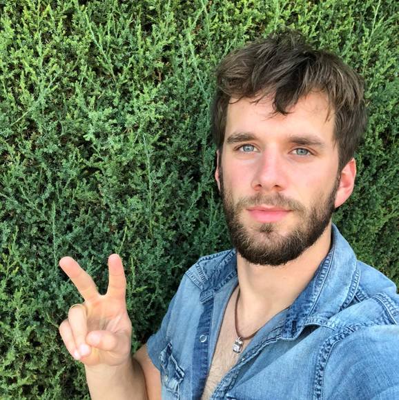 Profile Picture of Nathan Seastrand (@nseastrand) on Poshmark