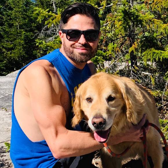 Profile Picture of Matthew Vangieri (@mattvan311) on Poshmark