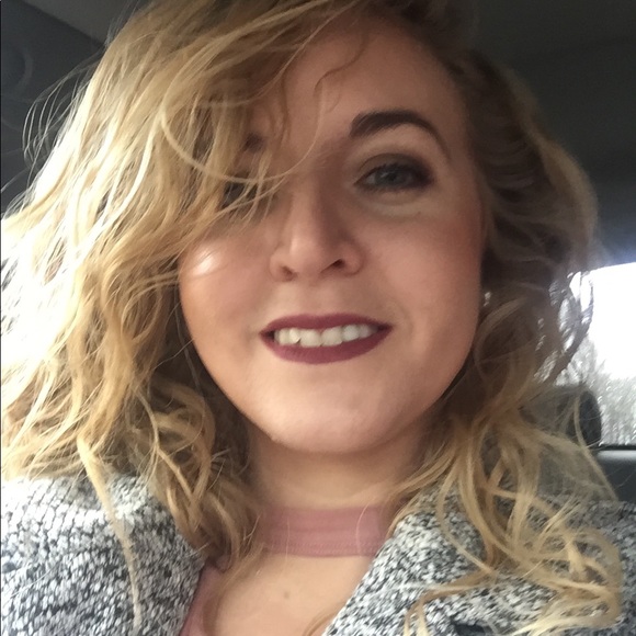Profile Picture of Mary Sexton (@mas2018) on Poshmark