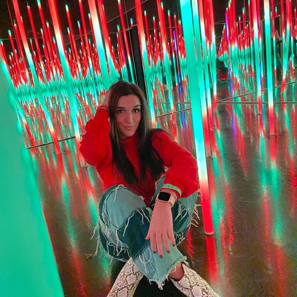 Profile Picture of Alexis Mulberry (@lexmulb1) on Poshmark