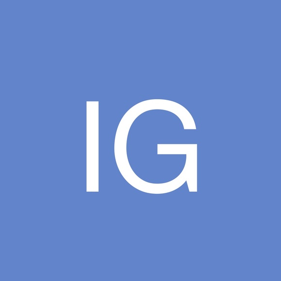 Profile Picture of Iris Guzman (@igluv10) on Poshmark