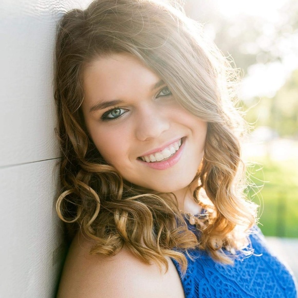 Profile Picture of Carrie Campbell (@ccampbell2199) on Poshmark