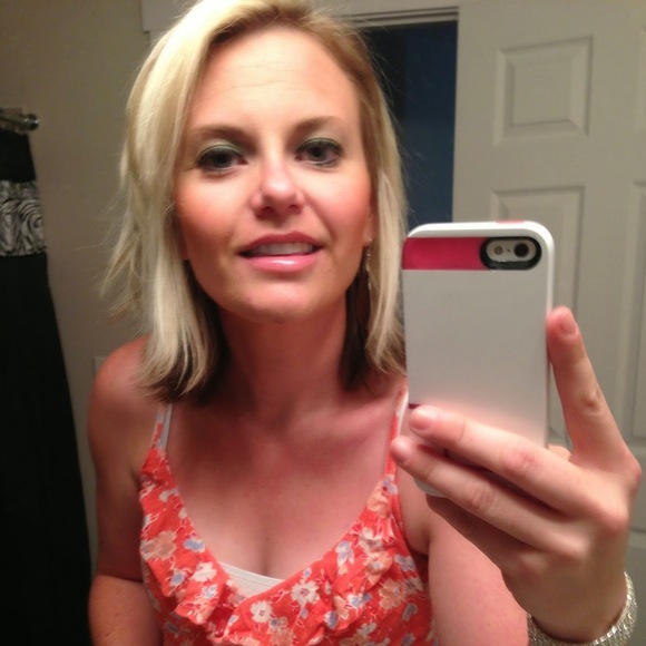 Profile Picture of Candice Wegrzyniak (@candicelynnww) on Poshmark