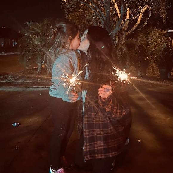 Profile Picture of Chaseandaraon Viramontes (@chasevira) on Poshmark