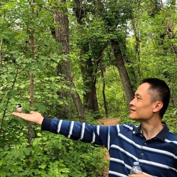 Profile Picture of Max Chen (@grapery13) on Poshmark