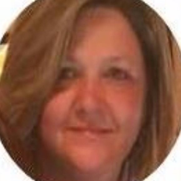 Profile Picture of Terri Cockrell (@terricockrell) on Poshmark