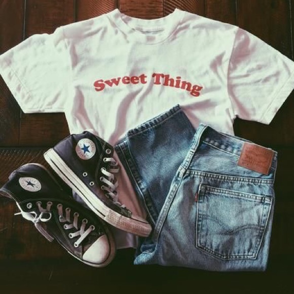 Profile Picture of Zoe Sagon (@shopwithzoe) on Poshmark