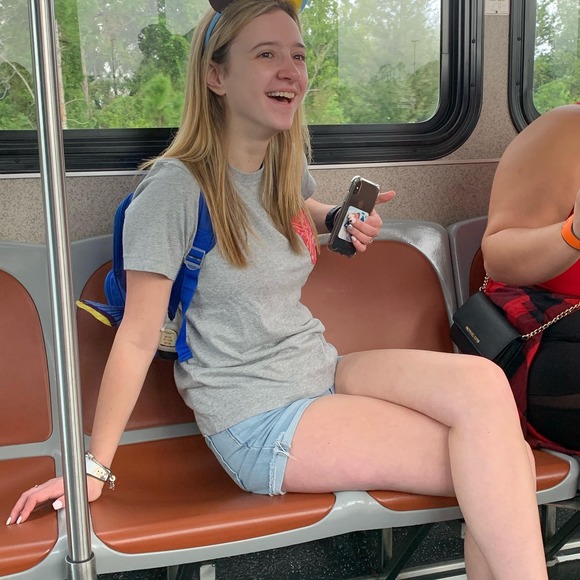 Profile Picture of Kaitlyn Interbartolo (@kinterbartolo) on Poshmark