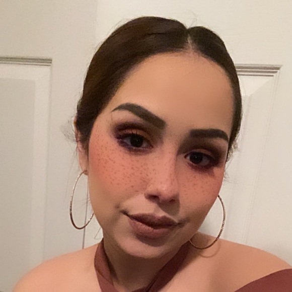 Profile Picture of Marcela Duran (@mduran1107) on Poshmark