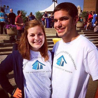 Profile Picture of Aaron And Megan (@BaumBodie4USG) on Twitter