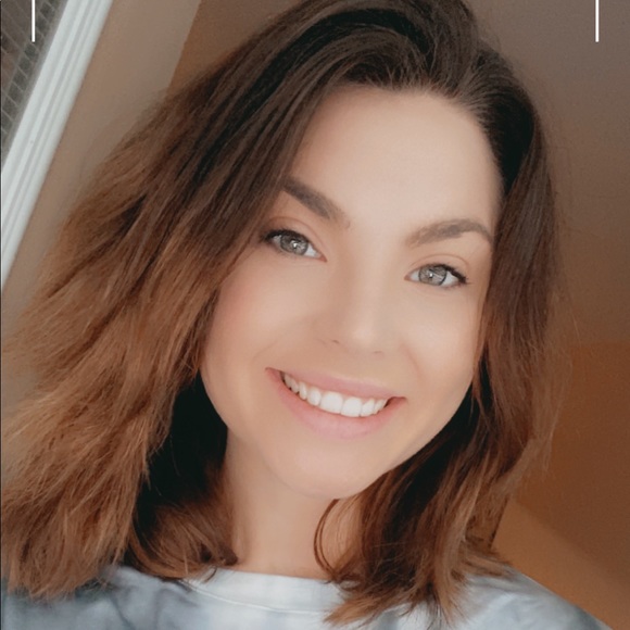 Katelynn Harris - Poshmark Profile Picture of Katelynn Harris (@katelynnharr96) on Poshmark