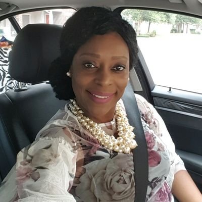 Profile Picture of Mindy Robertson (@LearnLuv2) on Twitter