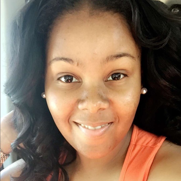 Profile Picture of Leeza Rambo (@leezarambo93) on Poshmark