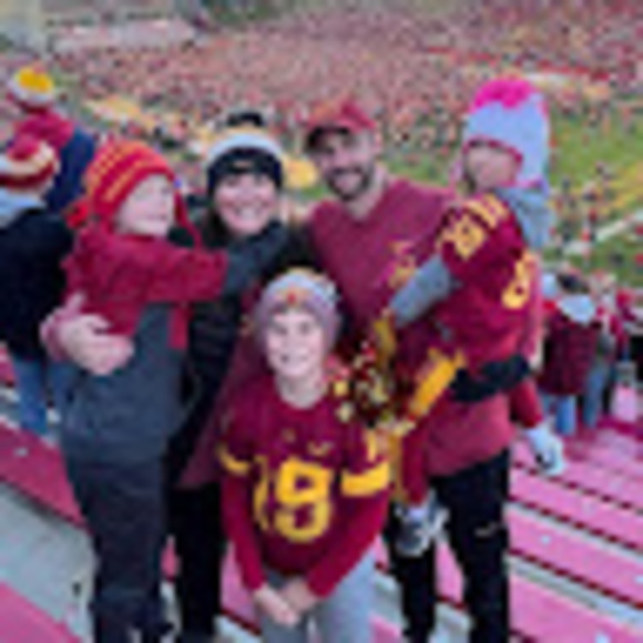 Profile Picture of Brian Petersen (@brianpete43) on Poshmark