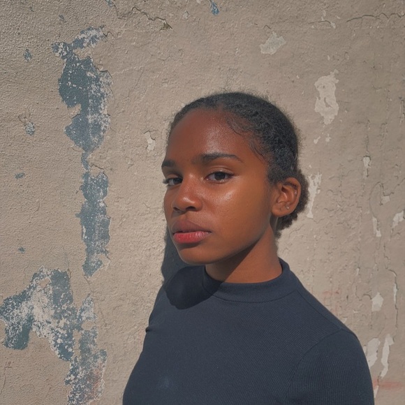 Profile Picture of Kamaula Rowe (@kamooo) on Poshmark