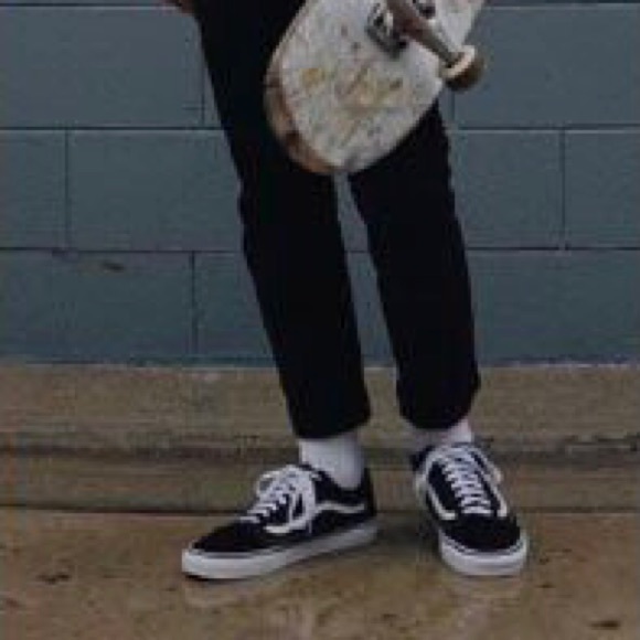 Profile Picture of Alex Macario (@slvt_c1xpz) on Poshmark