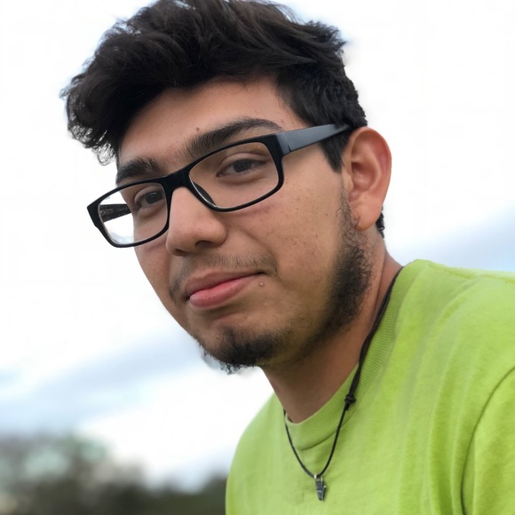 Profile Picture of Eric Zapata (@ericz1002) on Poshmark