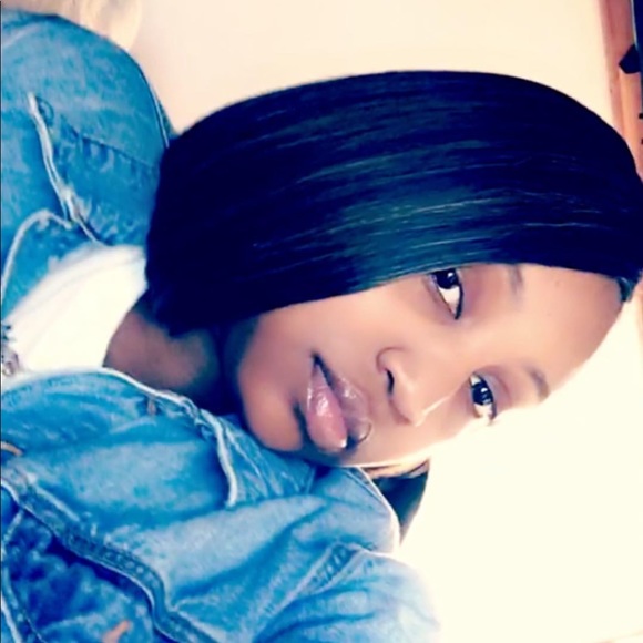 Alisha Hyden - Poshmark Profile Picture of Alisha Hyden (@alishahyden2) on Poshmark