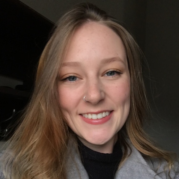 Profile Picture of Brooke Laframboise (@blafs) on Poshmark