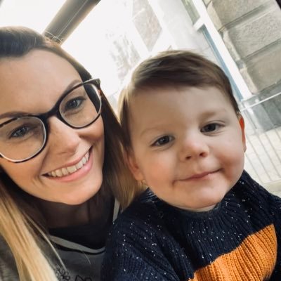 Profile Picture of Laura Gibson (@lauradawn84) on Twitter
