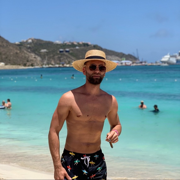 Profile Picture of Leonard Sallaku (@leonardsallaku) on Poshmark