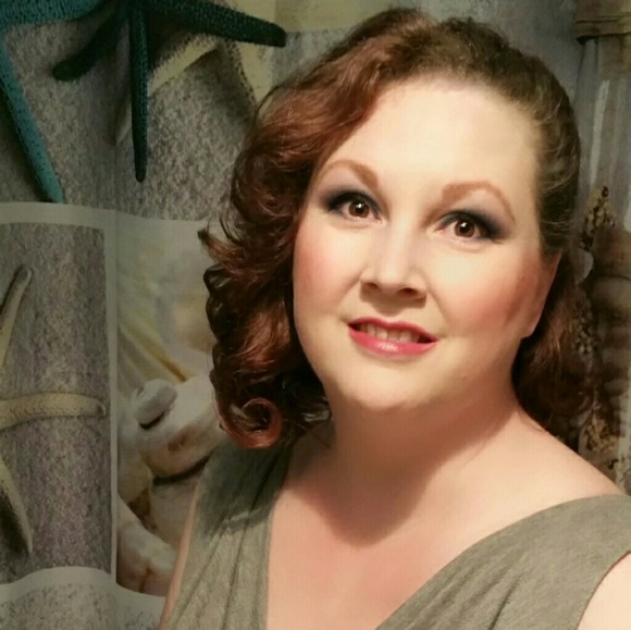 Profile Picture of Rebekah Beardmore (@reba7777777) on Poshmark