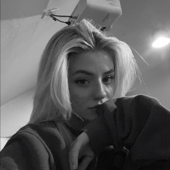 Profile Picture of Gianna Ehresmann (@giannavido3) on Poshmark