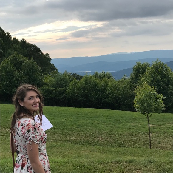 Profile Picture of Marilyn Hilley (@marilynhilley) on Poshmark