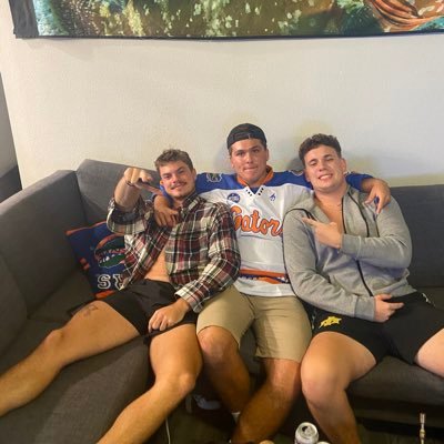 Profile Picture of Chris Hawley (@chrishawley321) on Twitter