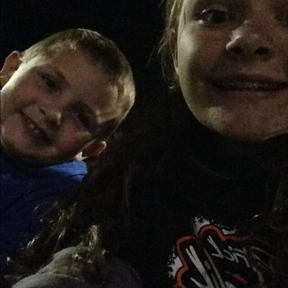 Profile Picture of Courtney Fredrickson (@courtneyy_25) on Poshmark