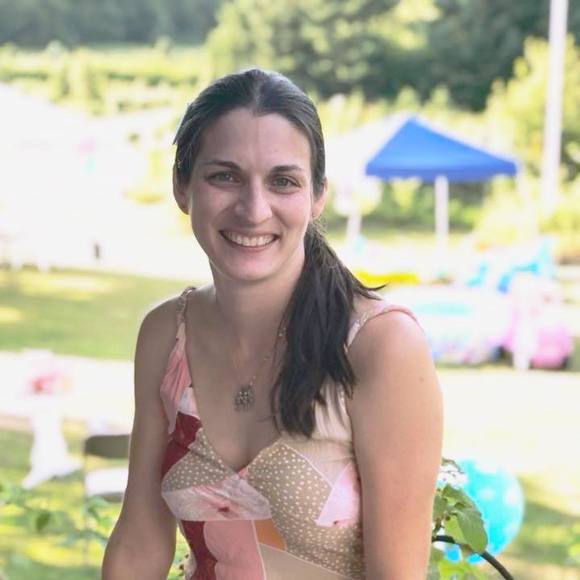 Profile Picture of Shawna Flinkstrom (@sdrun1234) on Poshmark