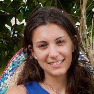 Profile Picture of Danielle Watts (@daniellecalder) on Twitter