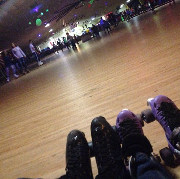 Profile Picture of Dixie Johnson (@dixiej2004) on Poshmark